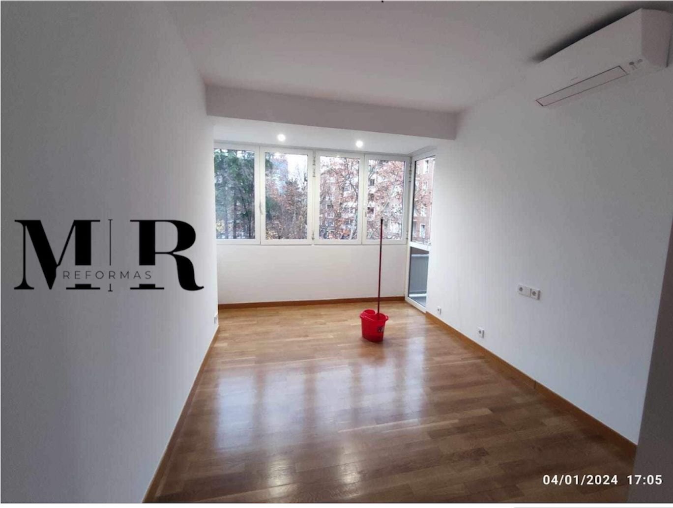 Tarima de madera instalada